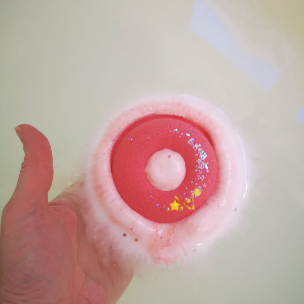 Grapefruit Bath Bomb in bath